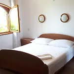 Bikic Mm Apartman Podstrana