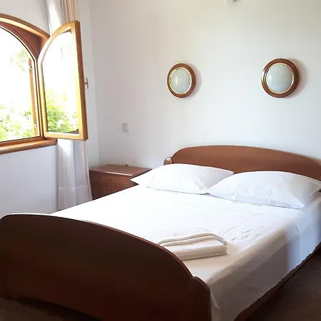 Bikic Mm Apartman Podstrana