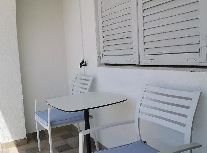 Bikic Mm * Podstrana